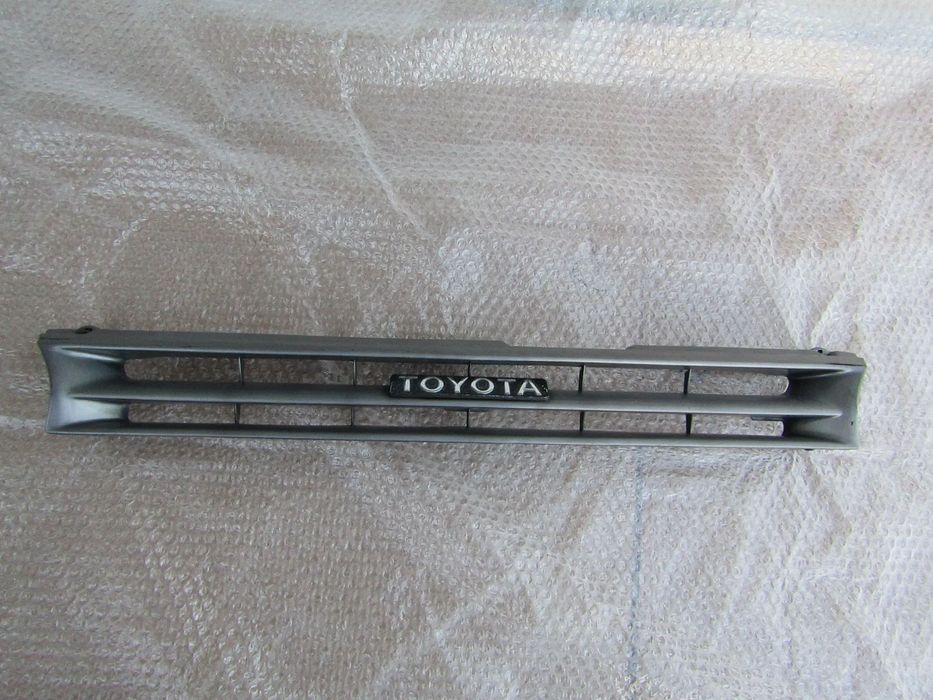 Grelha Toyota Corolla ano 1988 a 1992 usada