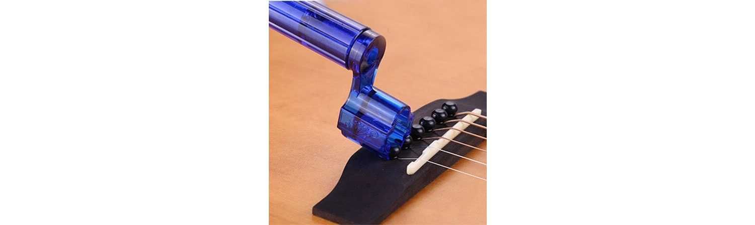 ключ натягивания намотка струн гитары + подарунок 3 шт. медиатор