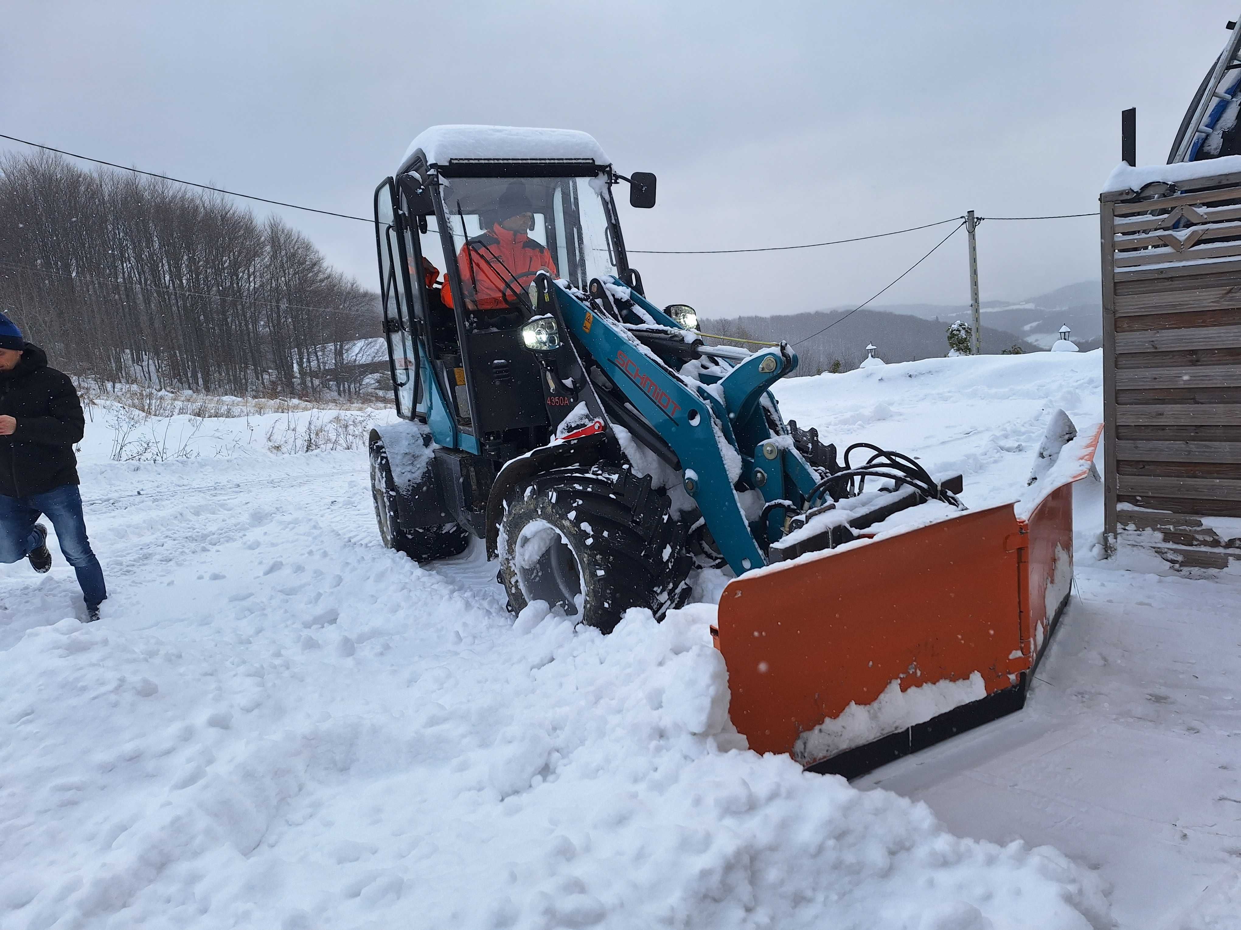 Fabrycznie nowa ładowarka przegubowa Schmidt 4350A UDŹWIG 2000 KG 4x4