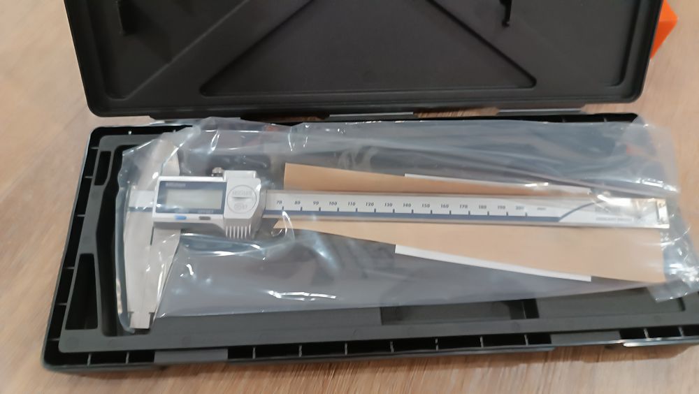 Paquímetro Mitutoyo 200