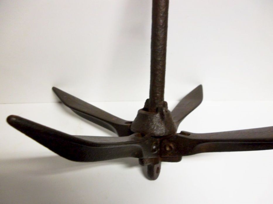 antiga ancora dobrável de barco