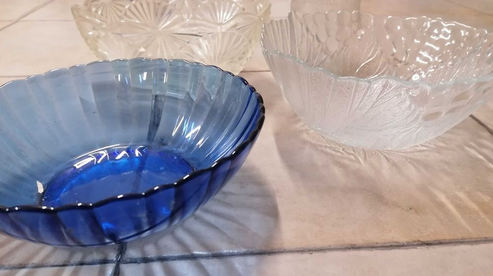 Terrinas e jarro em vidro, 4 peças, tudo por 5€