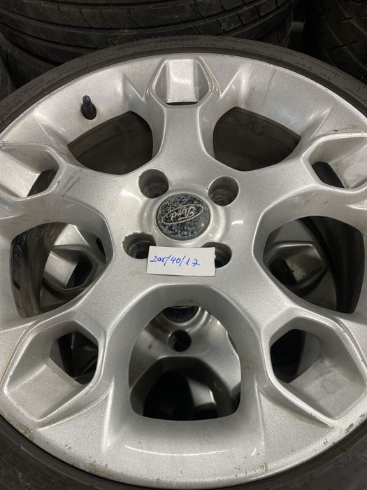 Jantes Ford com pneus