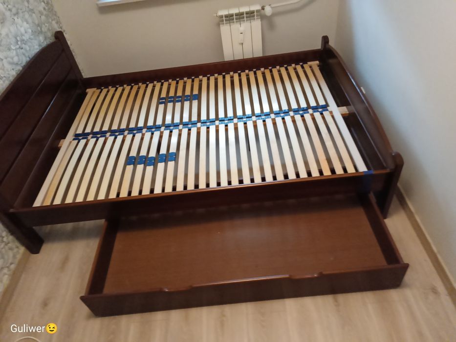 Łóżko drewniane do sypialni pod materac 140 cm na 200 cm