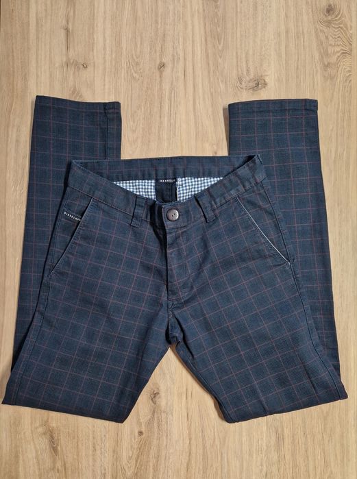 Spodnie męskie w kant granatowe z delikatną czerwoną kratką L32