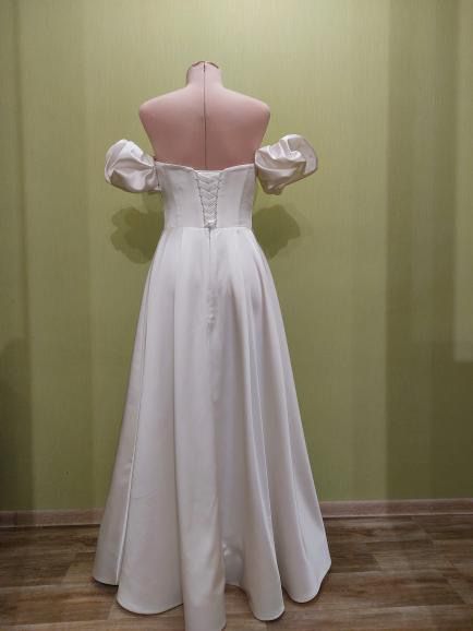 Suknia ślubna gładka