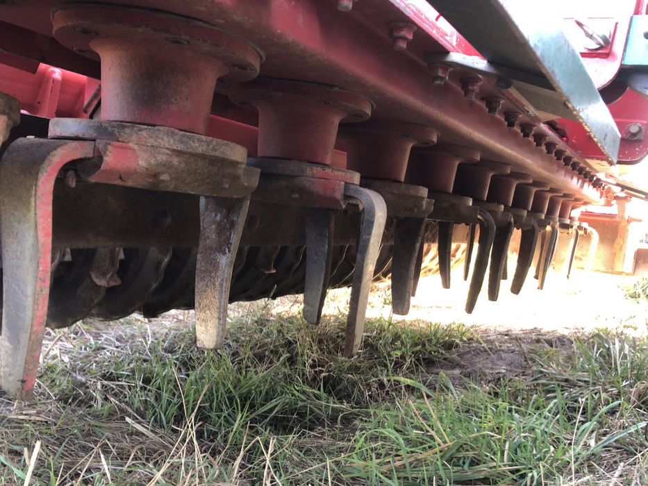 Zestaw uprawowo siewny brona aktywna  Kverneland Accord DA