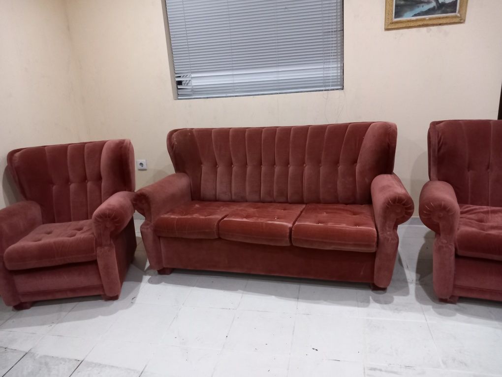 Sofa cama e poltronas