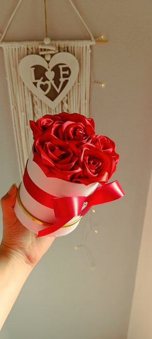 Arranjo com rosas eternas