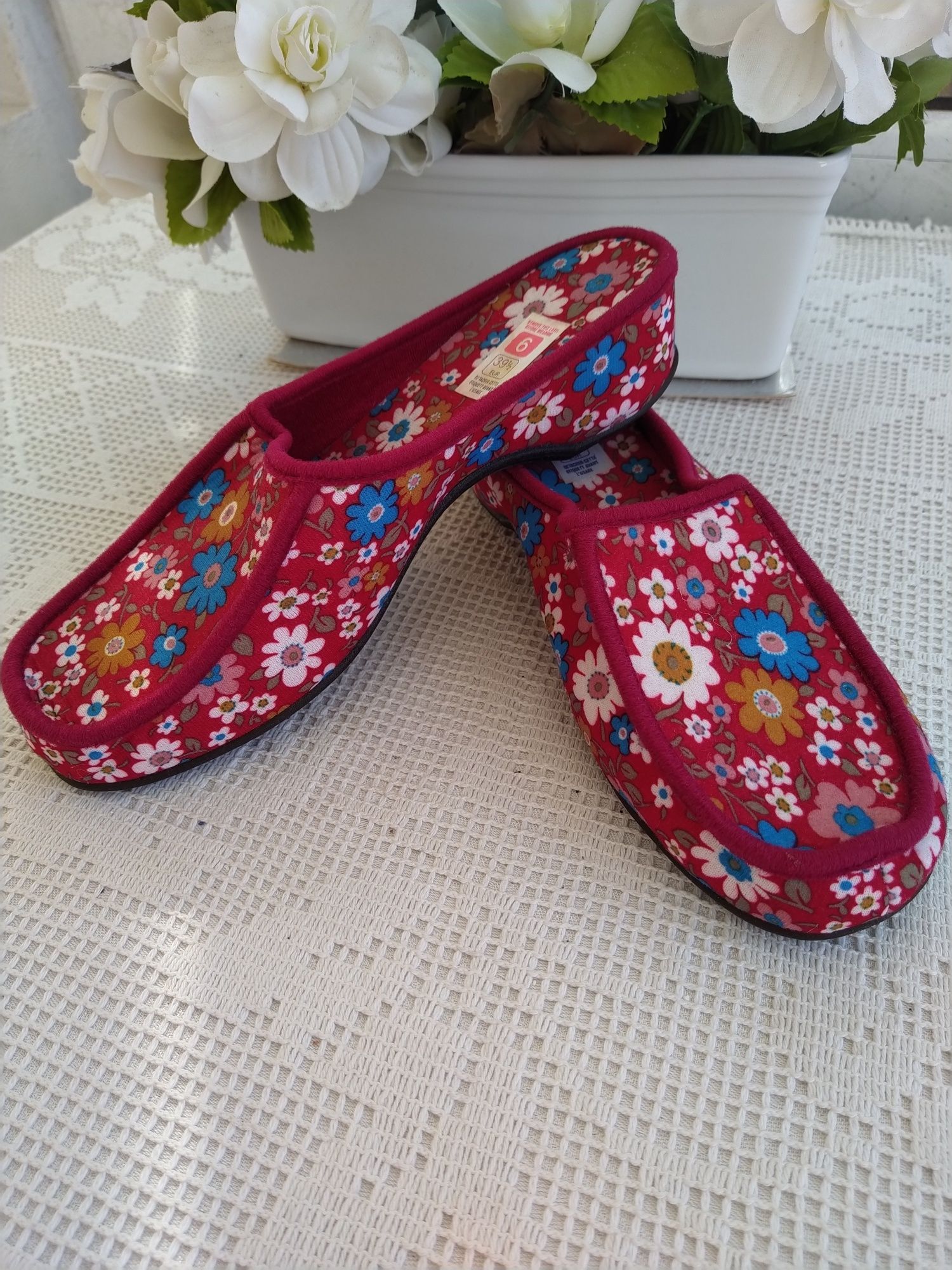 Sapatos pantufa floridos - St. Michael - Tamanho 39 - Novos!