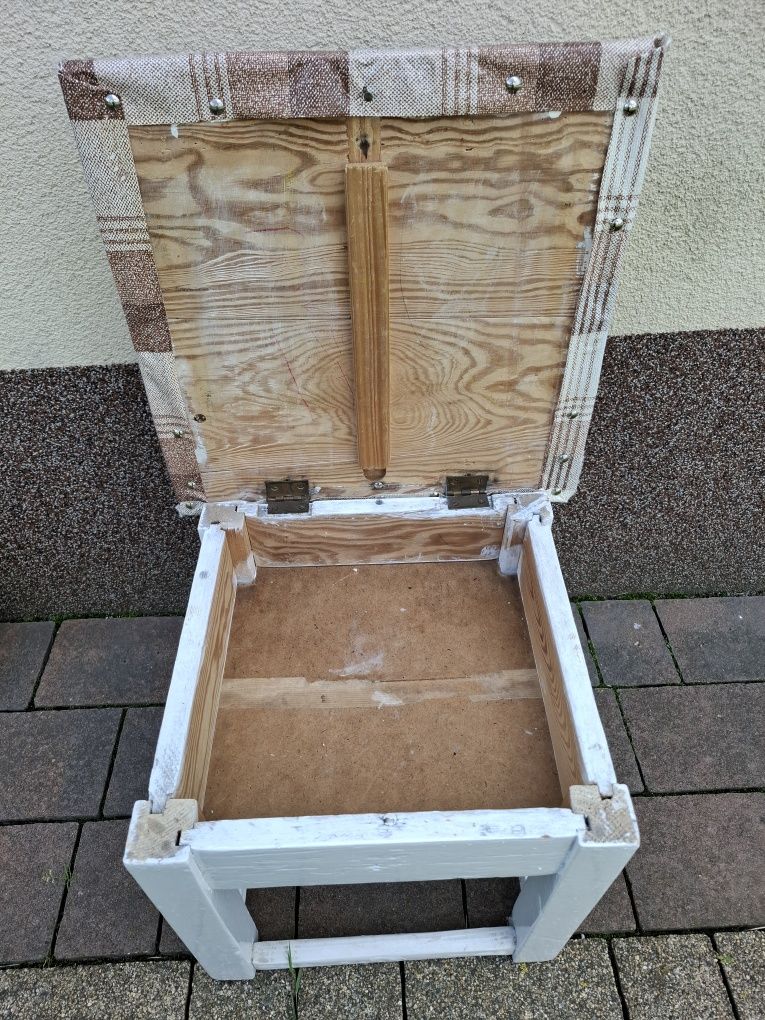 Taboret krzesło stare