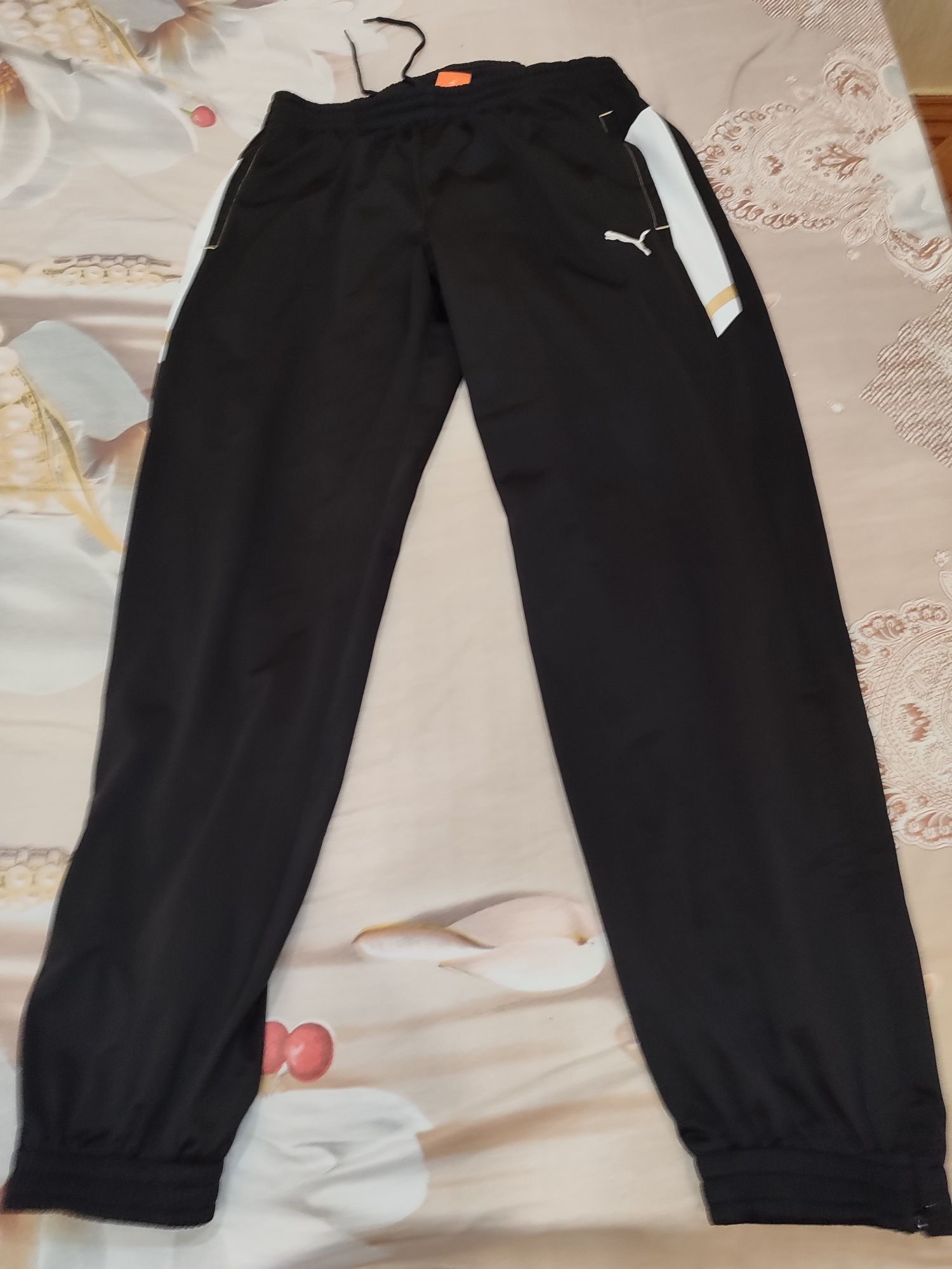 Продам спортивные штаны Puma