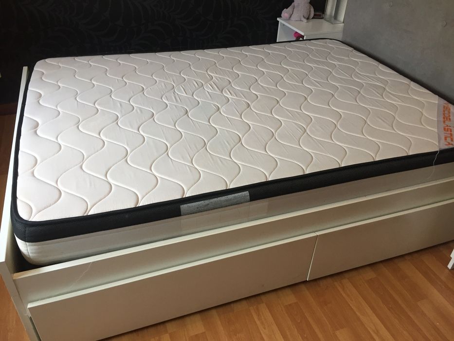 Cama branca 140*200+colchao+cabeceira+gavetas arrumação