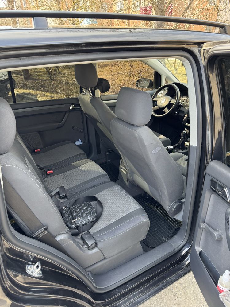 VW Touran 2005 1.6 бензин