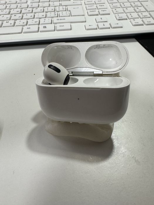 Наушники Airpods a1602 и a2190