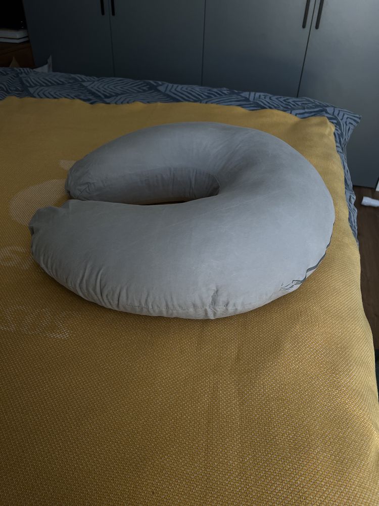 IKEA подушка для годування