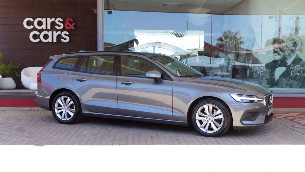 Volvo V60 2.0 B4 Momentum Core Geartronic