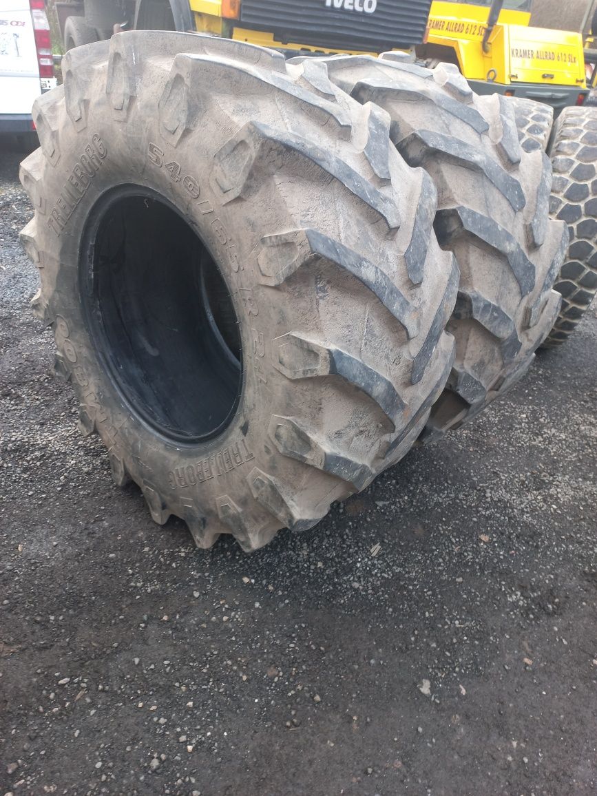 Opony 540/65R24 Treleborg.