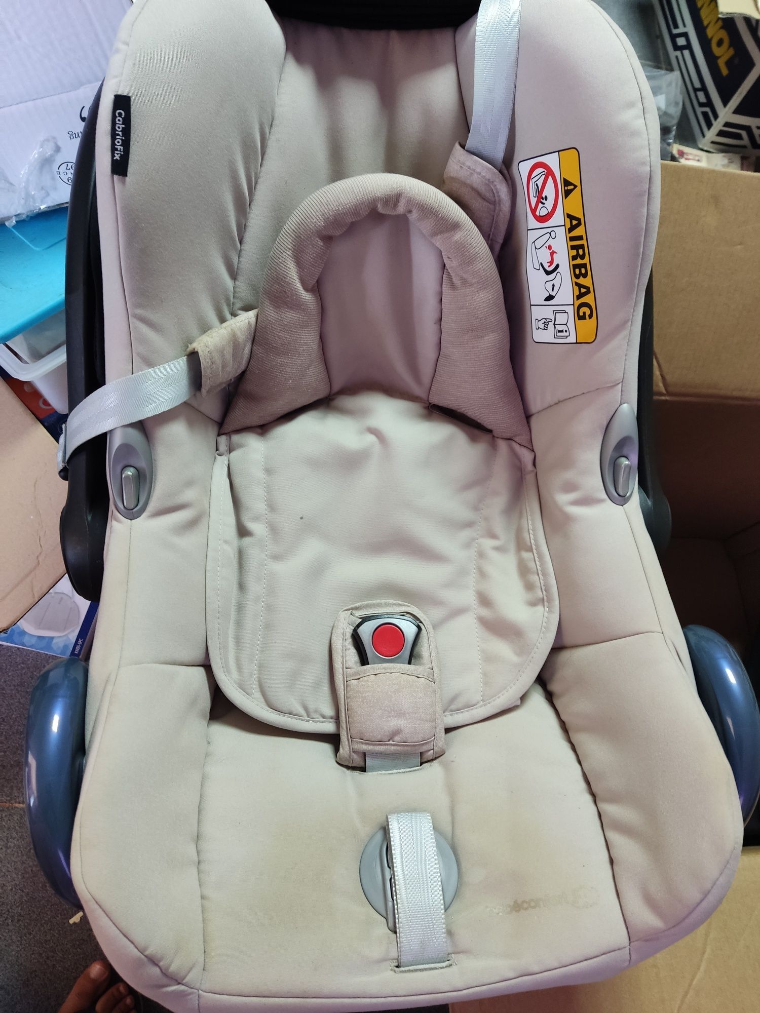 Conjunto carrinho+ovo+isofix bebé confort