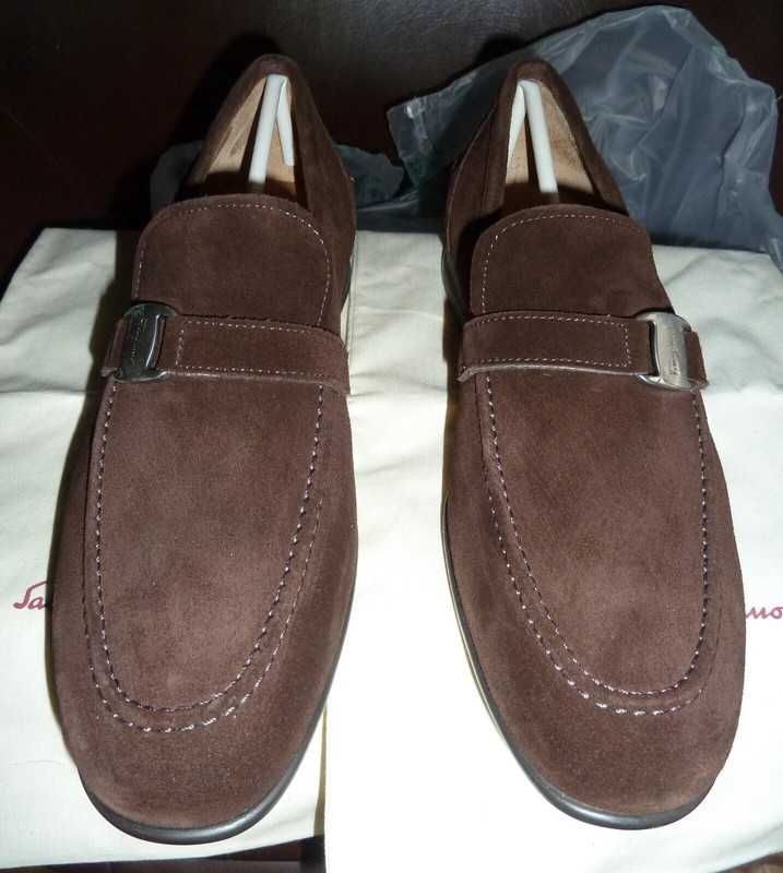 Sapatos novos castanhos Salvatore Ferragamo 40,5
