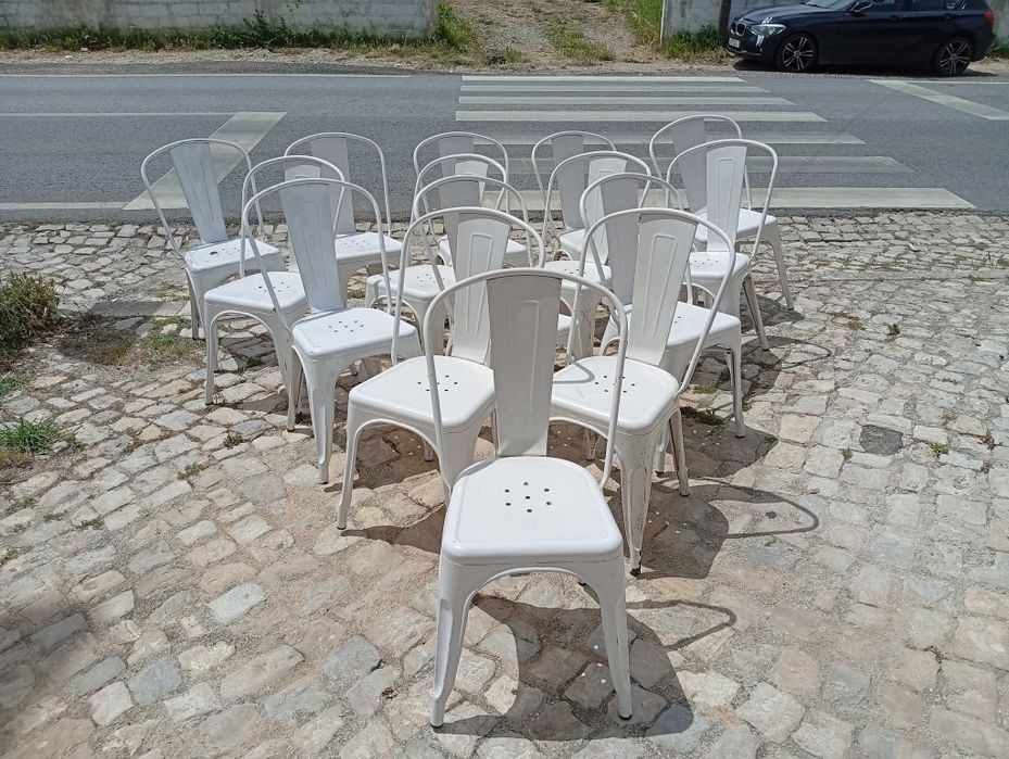Cadeiras em chapa