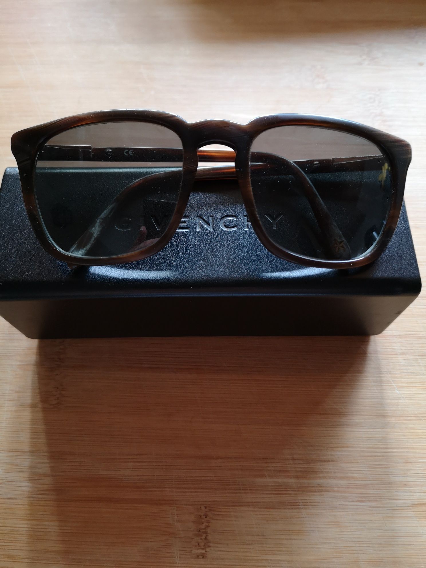 Vendo óculos de sol Givenchy