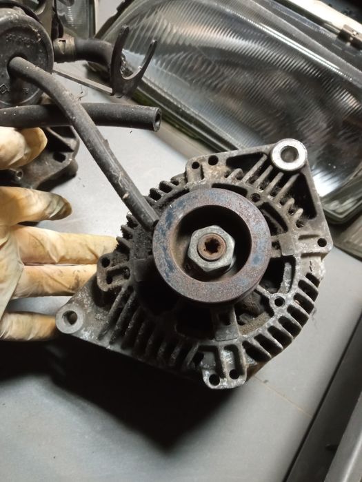 Volvo V40 S40 1.9 TD alternator rozrusznik pompa wtryski lampy blenda