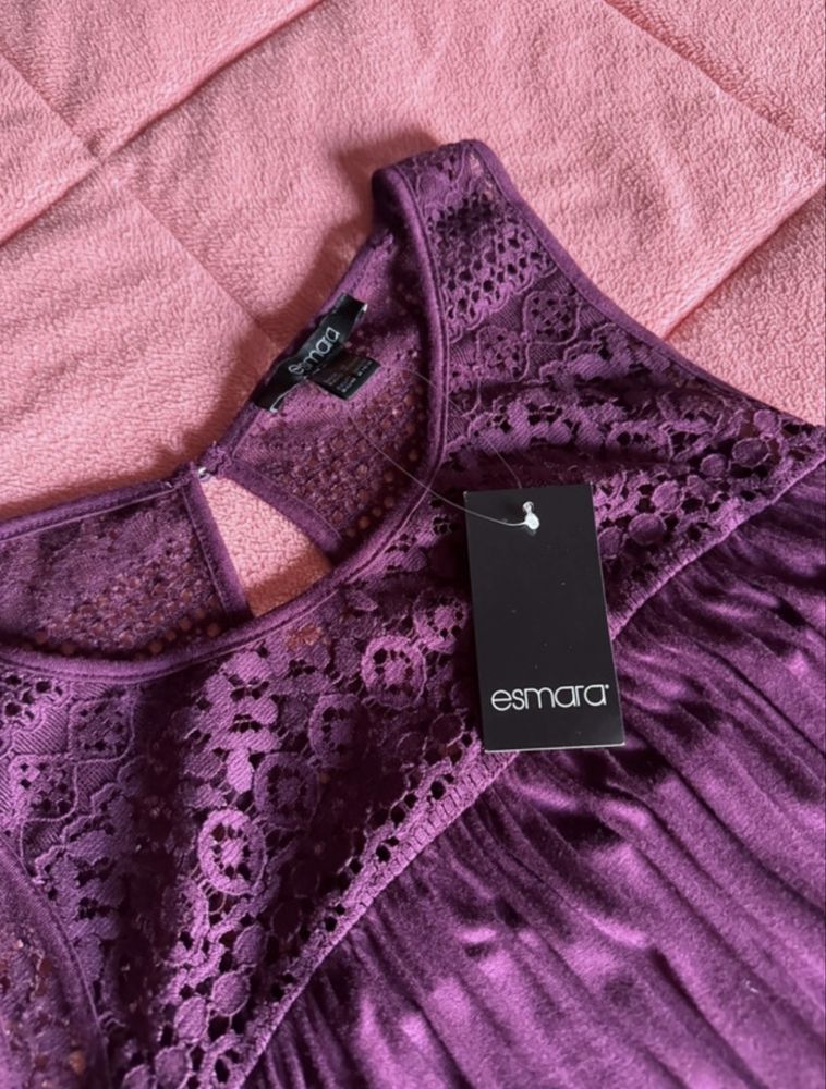 Vestido comprido bordo com etiqueta