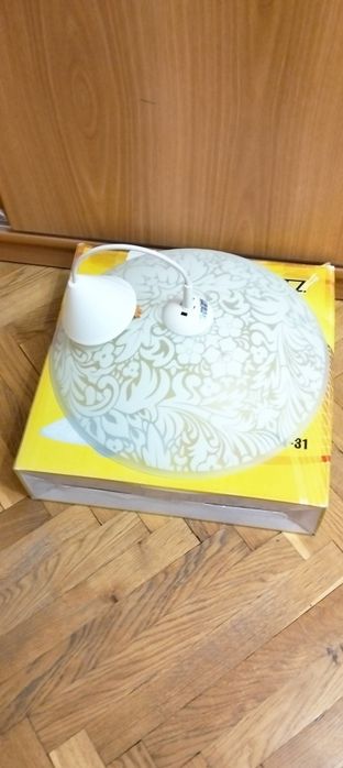 Люстра скляна,діаметр 40 см