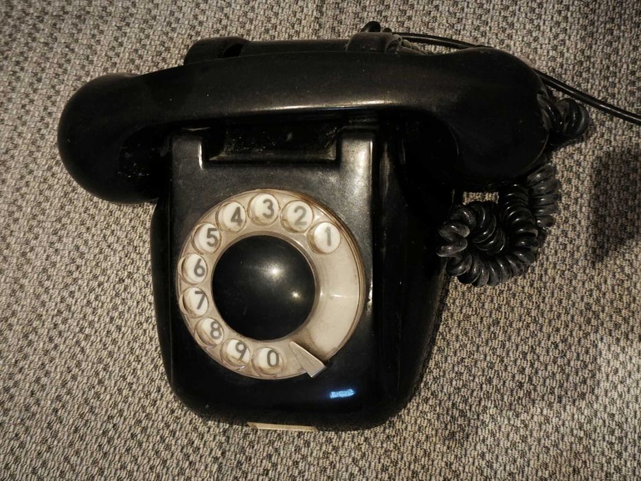 aparat telefoniczny z czasow PRL