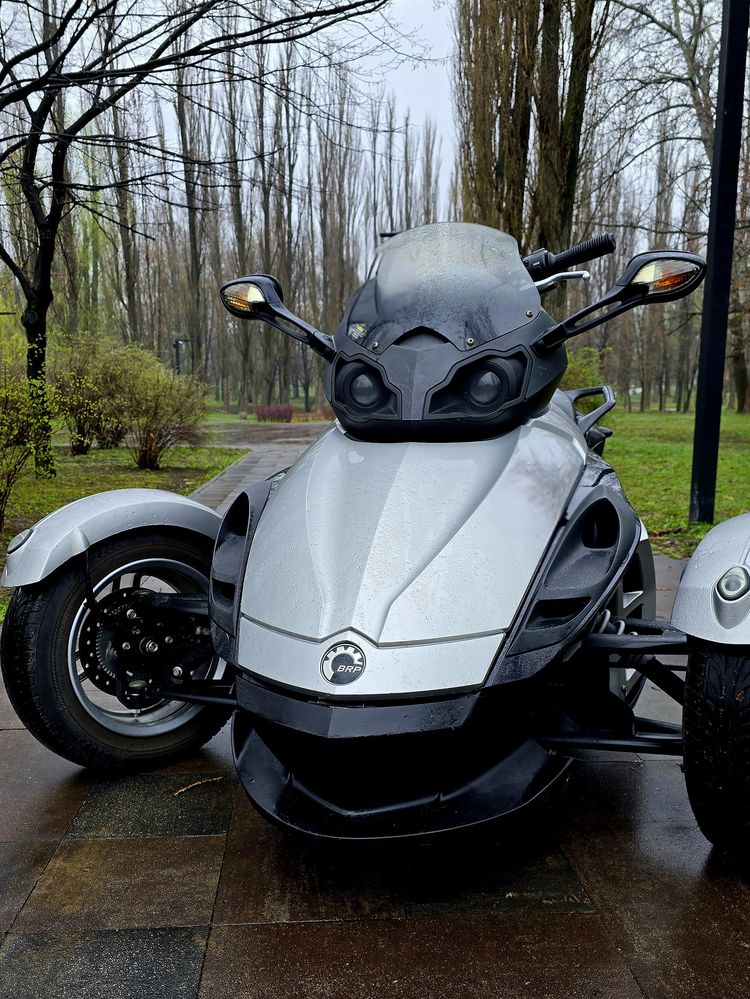 Продам трицикл brp can-am 990