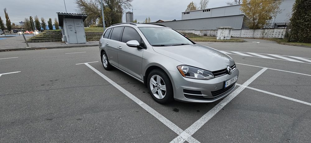 Volkswagen Golf Sportwagen 2.0 tdi  DSG