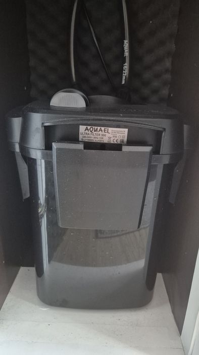 Akwarium 200l z wyposażeniem i szafką