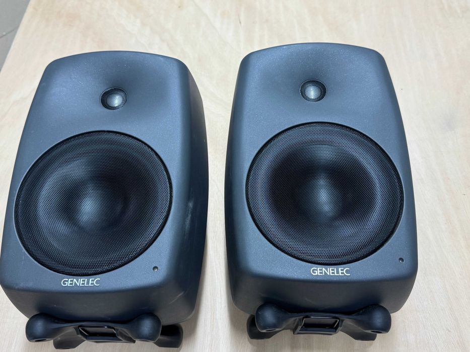 GENELEC 8050A Monitores de Estúdio de referencia