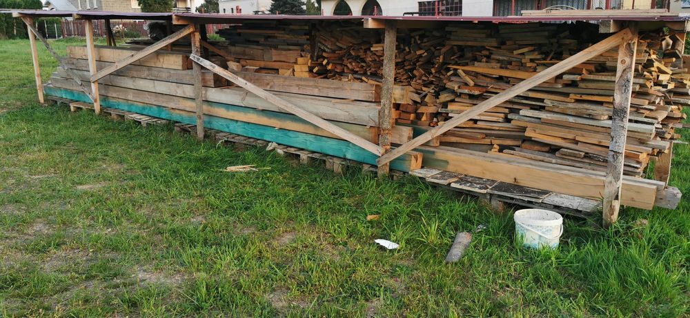 Więźba dachowa, krokwie, drewno budowlane, konstrukcyjne