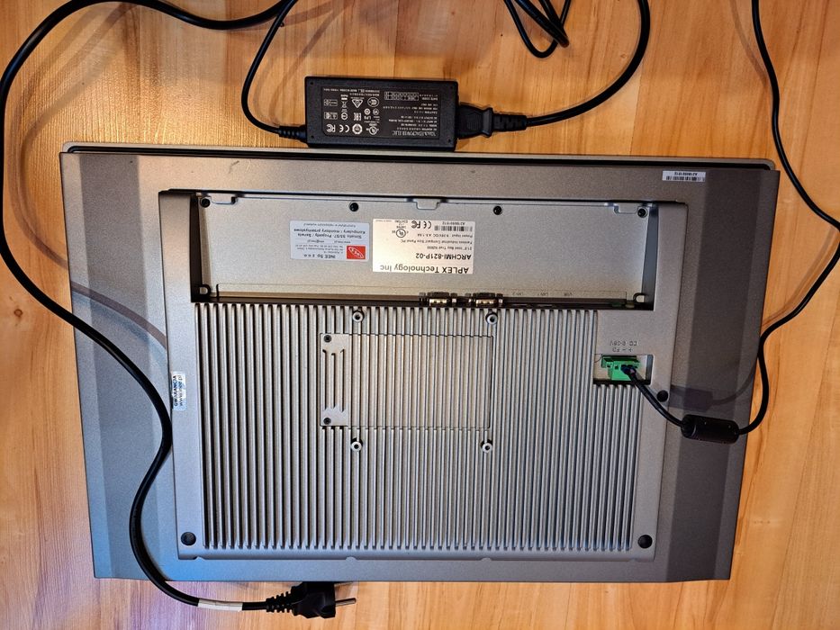 Dotykowy All in One przemysłowy 21,5'' Archmi 821P-02 Intel 4GB