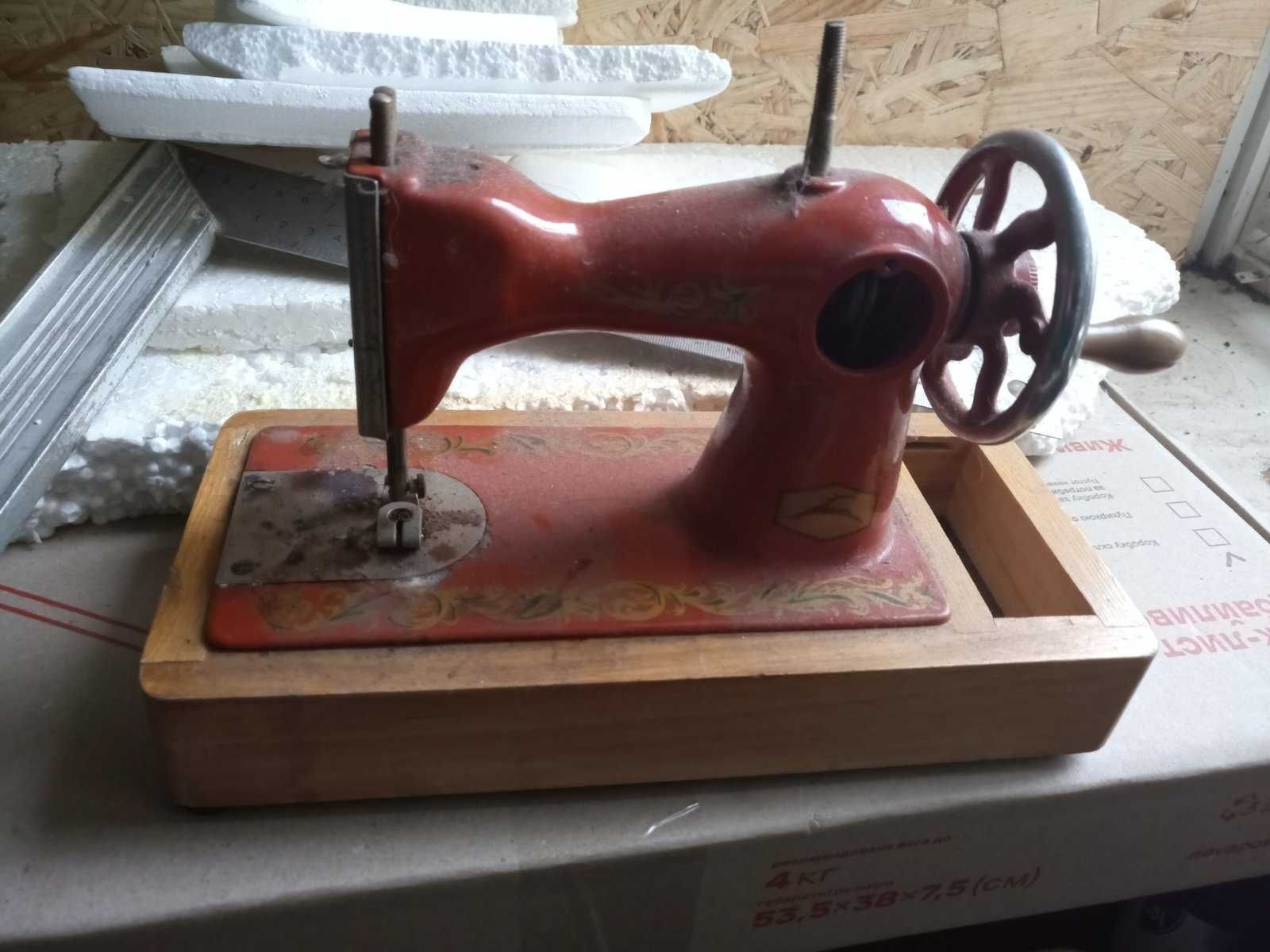 Машинка швейная детская ссср