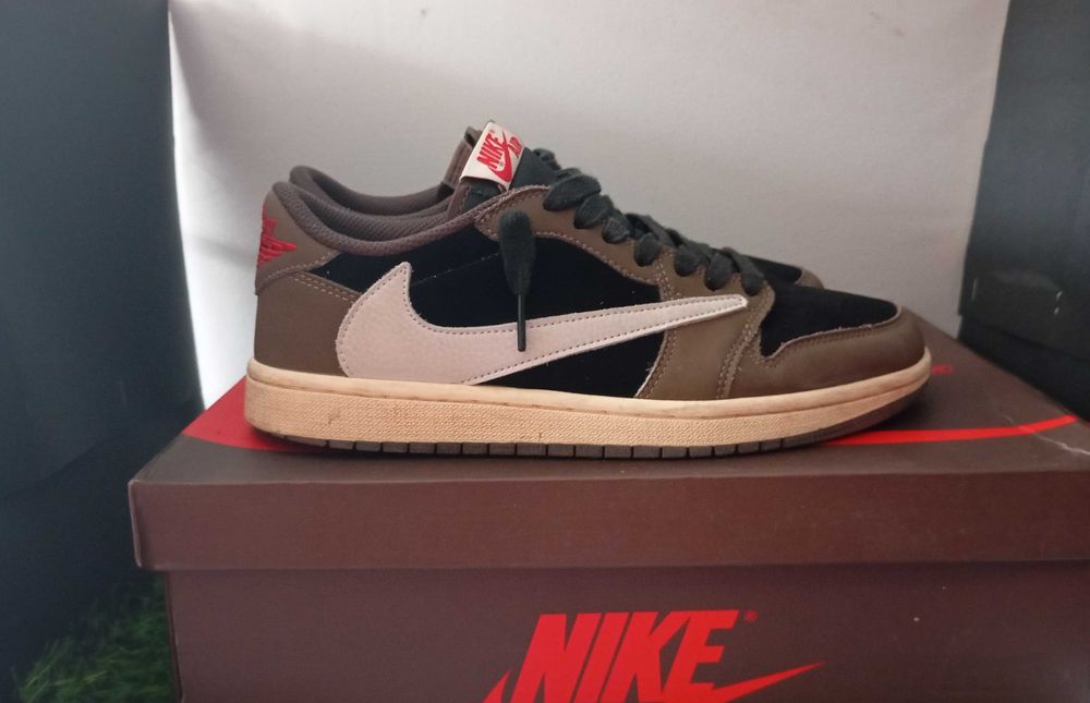 Jordan 1 Retro Low OG SP Travis Scott Mocha