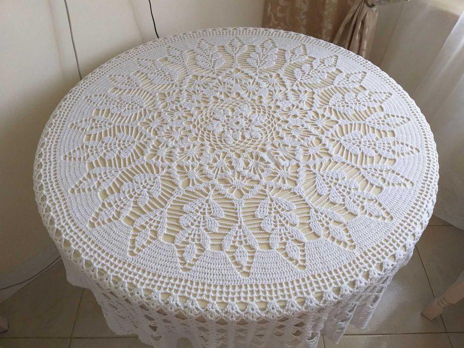 Скатерть вязанная ручная работа, 155 см. Скатертина в'язана кругла.