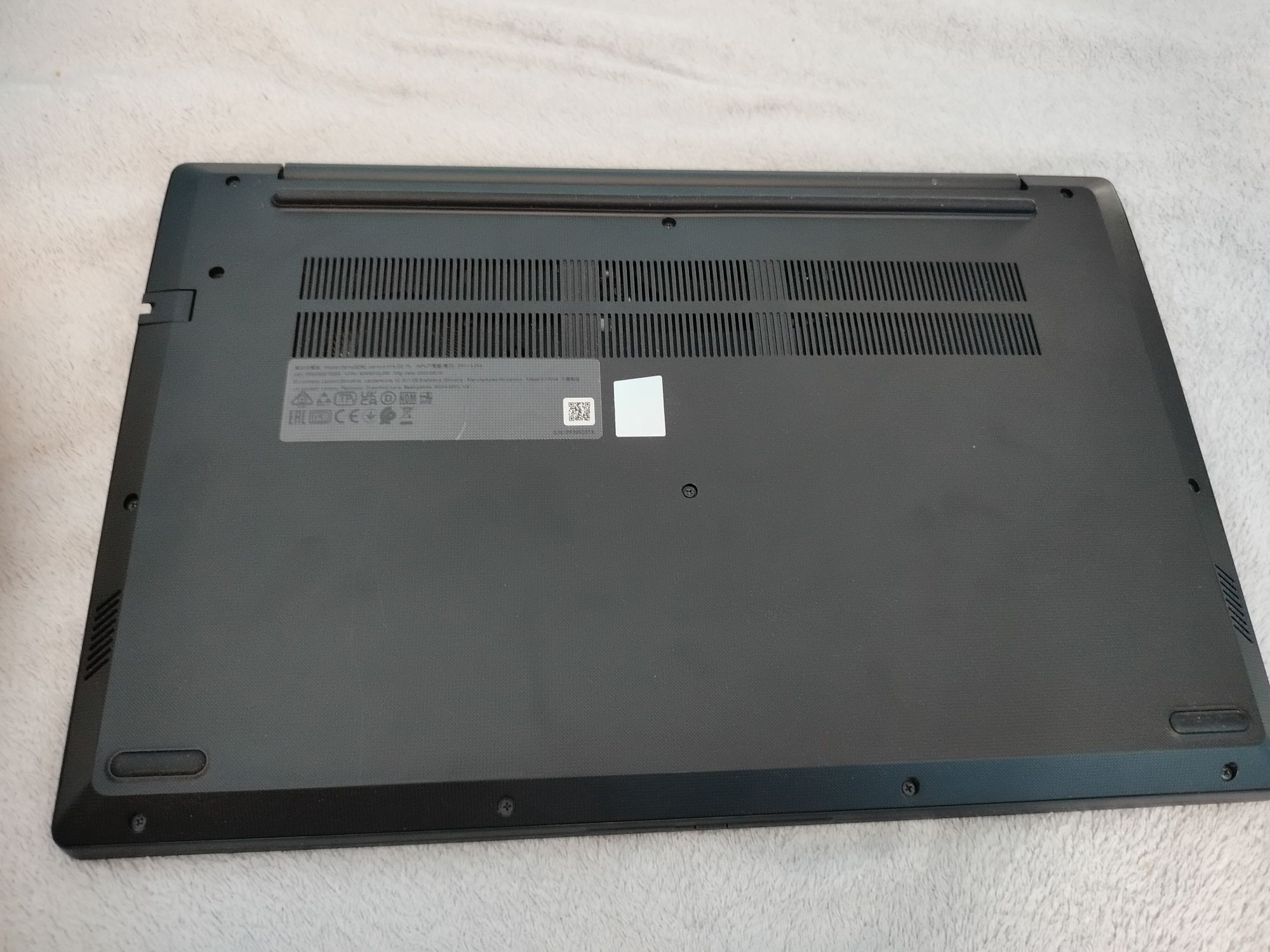 Sprzedam laptopa Lenovo Intel Core i3 w pełni sprawny