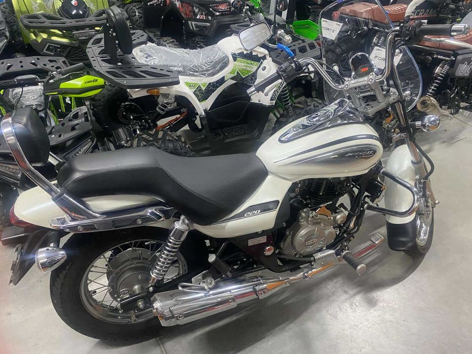 Bajaj Avenger strit cruiser 220 новий