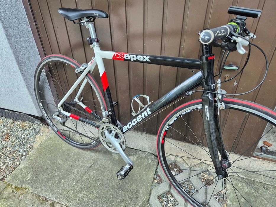 Rower szosowy Accent  rama 52