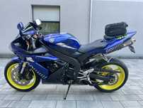 Yamaha R1 Yamaha R1 RN12 sportowy.