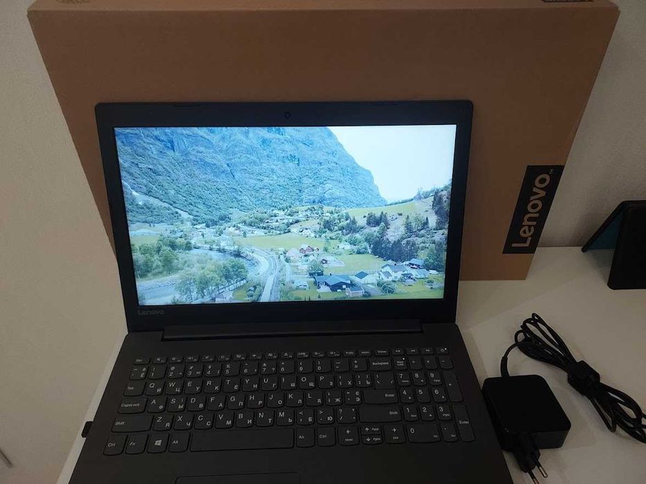 Ноутбук Lenovo IdeaPad 320-15IKB, Intel i5-8250U, 12Gb, SSD 120G, 15.6