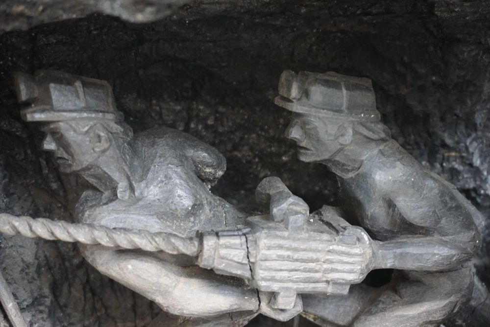 Rzeźba z węgla zegar górniczy figura figurka Śląsk 72cm