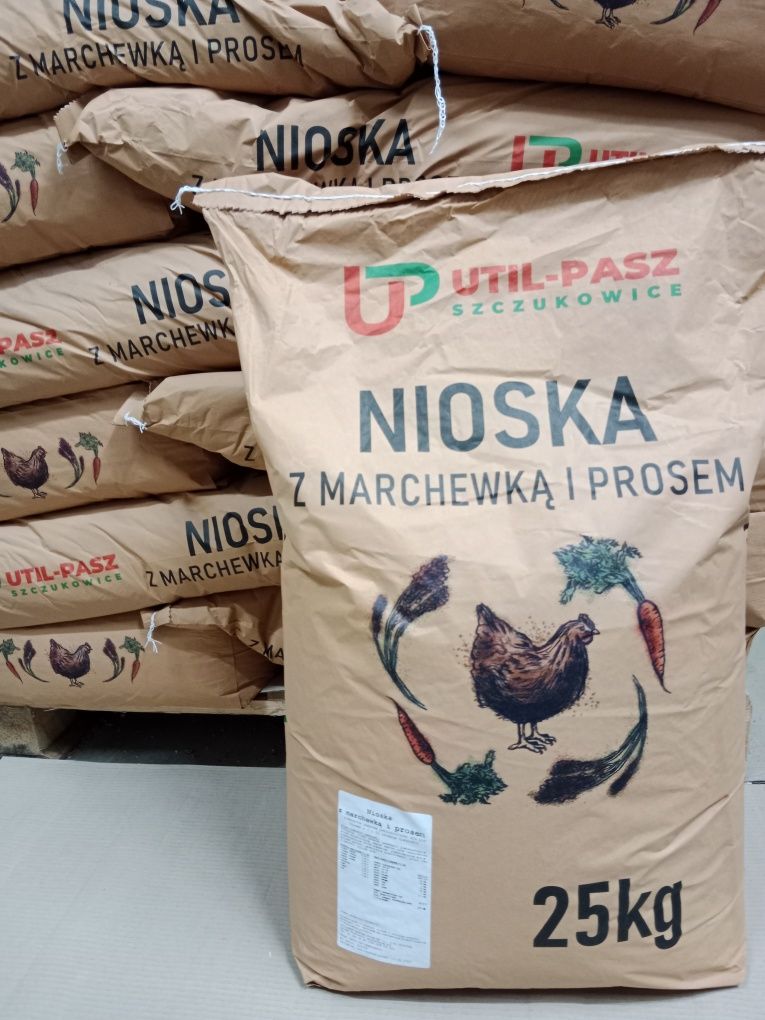 Mieszanka pokarm dla kur niosek z marchewką i prosem