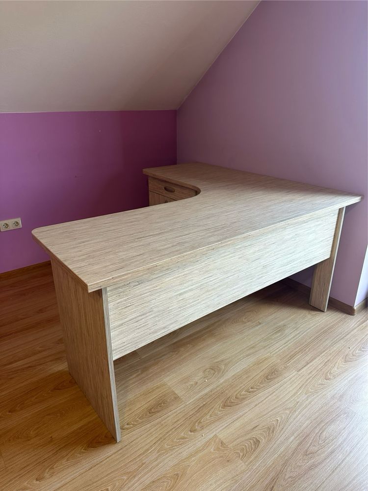 Biurko pod wymiar kolor bambus