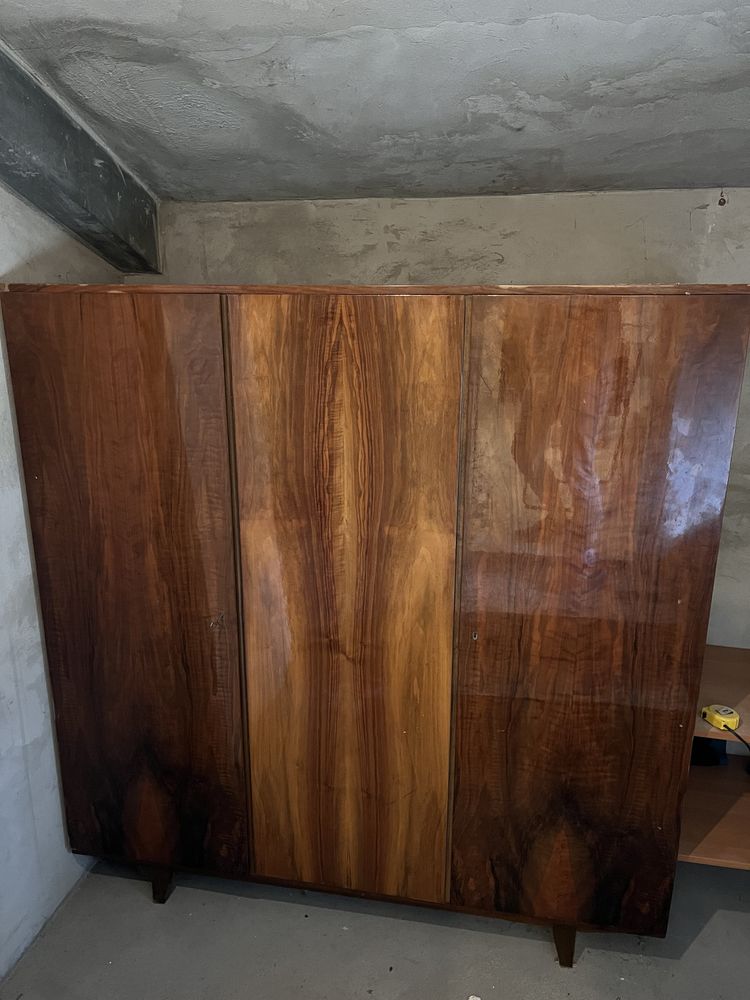 Duża drewniana lakierowana szafa PRL Vintage 164x174cm