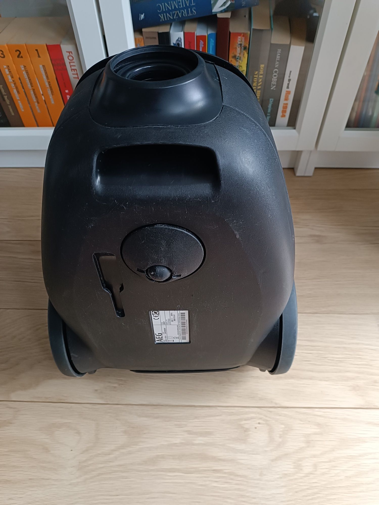 * Odkurzacz AEG VX8.2