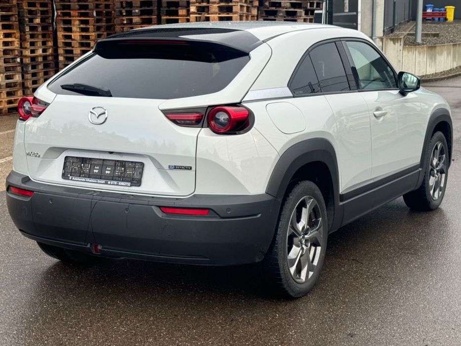 Бампер Mazda MX30 2019- разборка мх30 запчастини